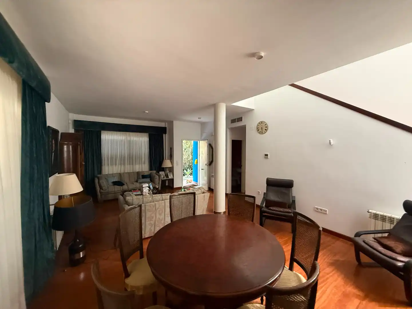 Sala de estar de Casa o chalet en venta en Espartinas con Aire acondicionado y Jardín privado