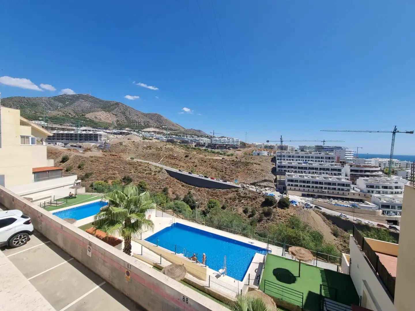 Vista exterior de Piso en venta en Fuengirola con Terraza y Piscina comunitaria