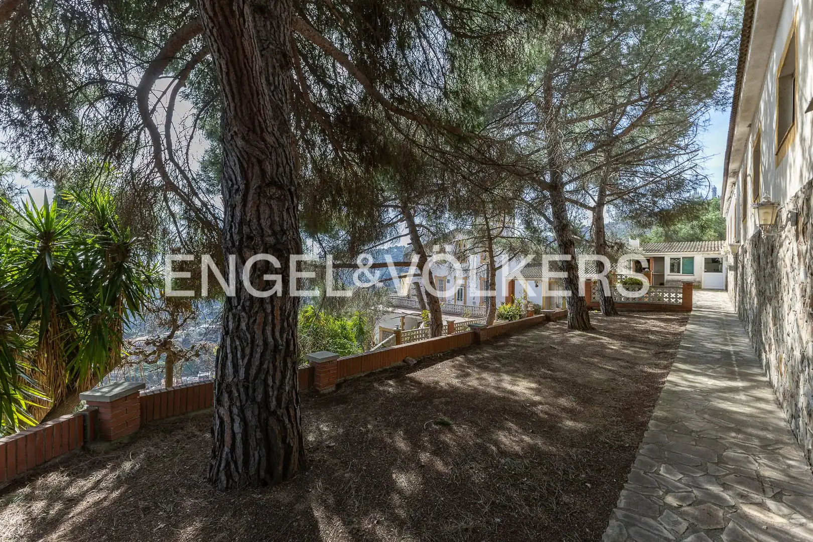 Country house zum Verkauf in Barcelona mit Heizung, Parkett und Terrasse