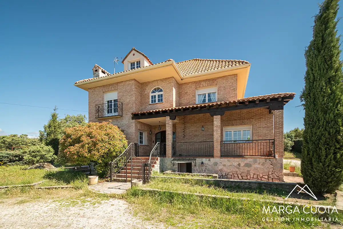 Exterior view of Houses for sale in Valdemorillo  with Heating, Private garden and Parquet flooring