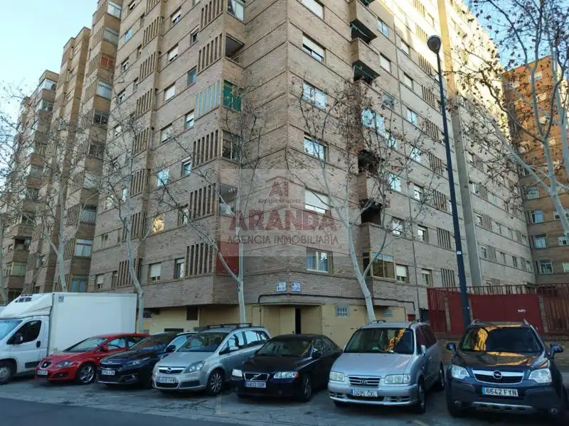 Vista exterior de Local en venta en Zaragoza