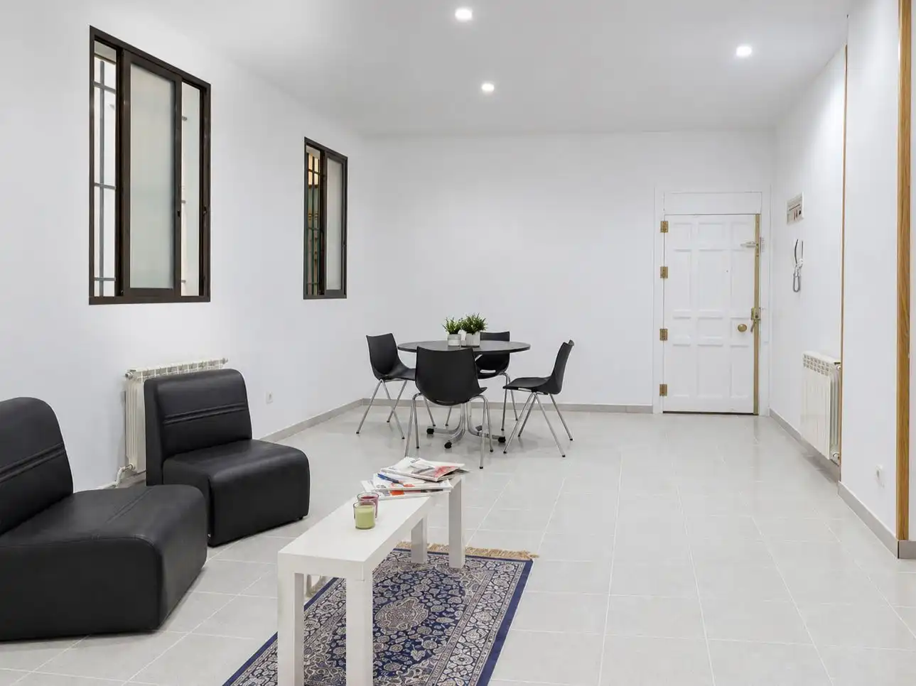 Sala de estar de Piso en venta en  Madrid Capital