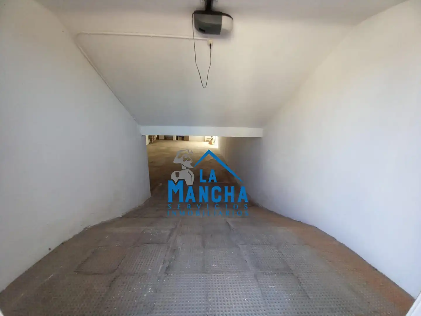 Casa adosada en venda en Madrigueras amb Calefacció, Terrassa i Traster