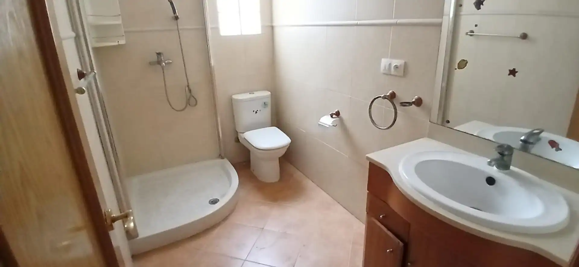 Bany de Pis en venda en Rafelbuñol / Rafelbunyol amb Terrassa i Balcó