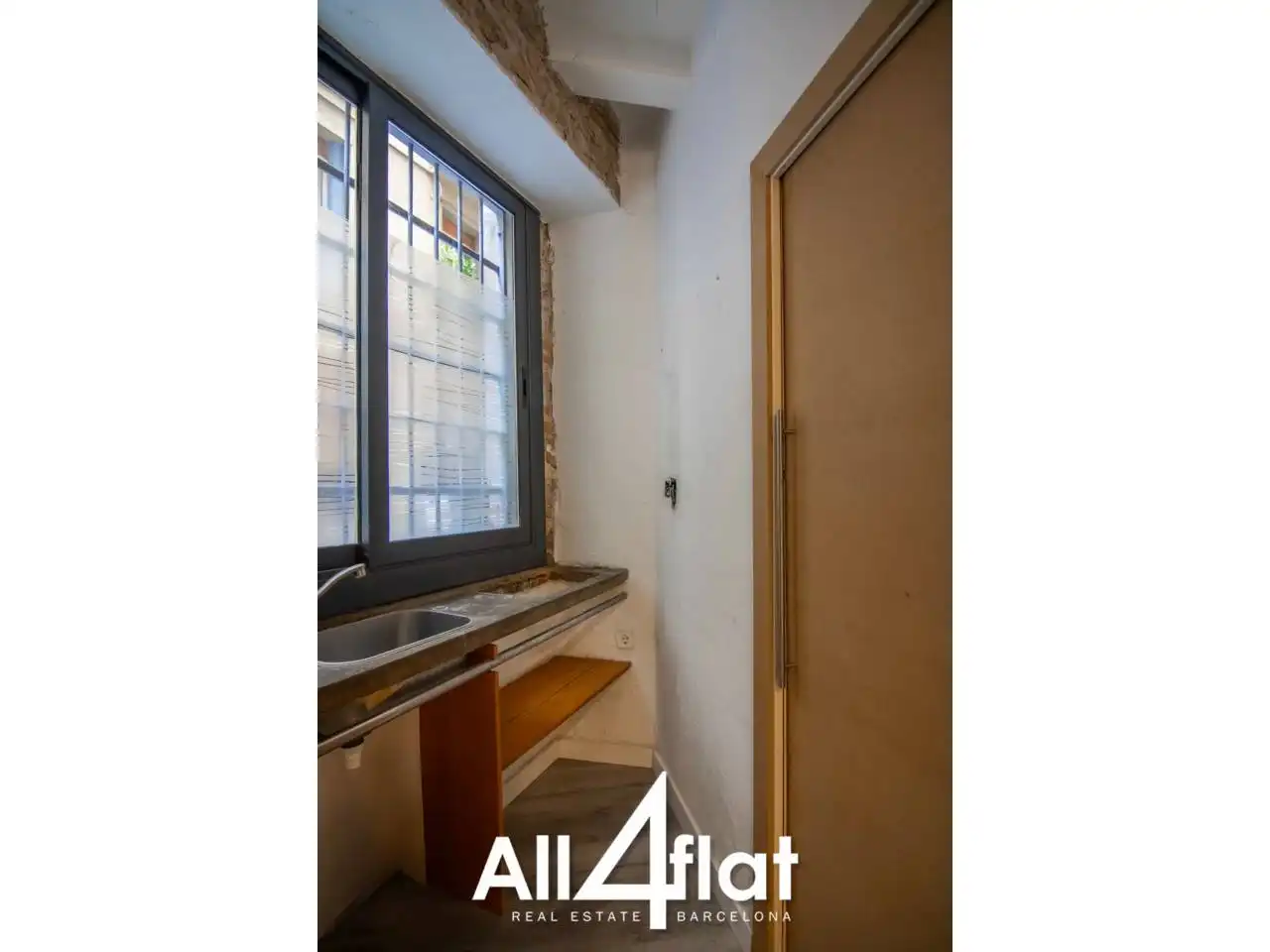 Business premises for sale in Calle Lluna, imagen 8