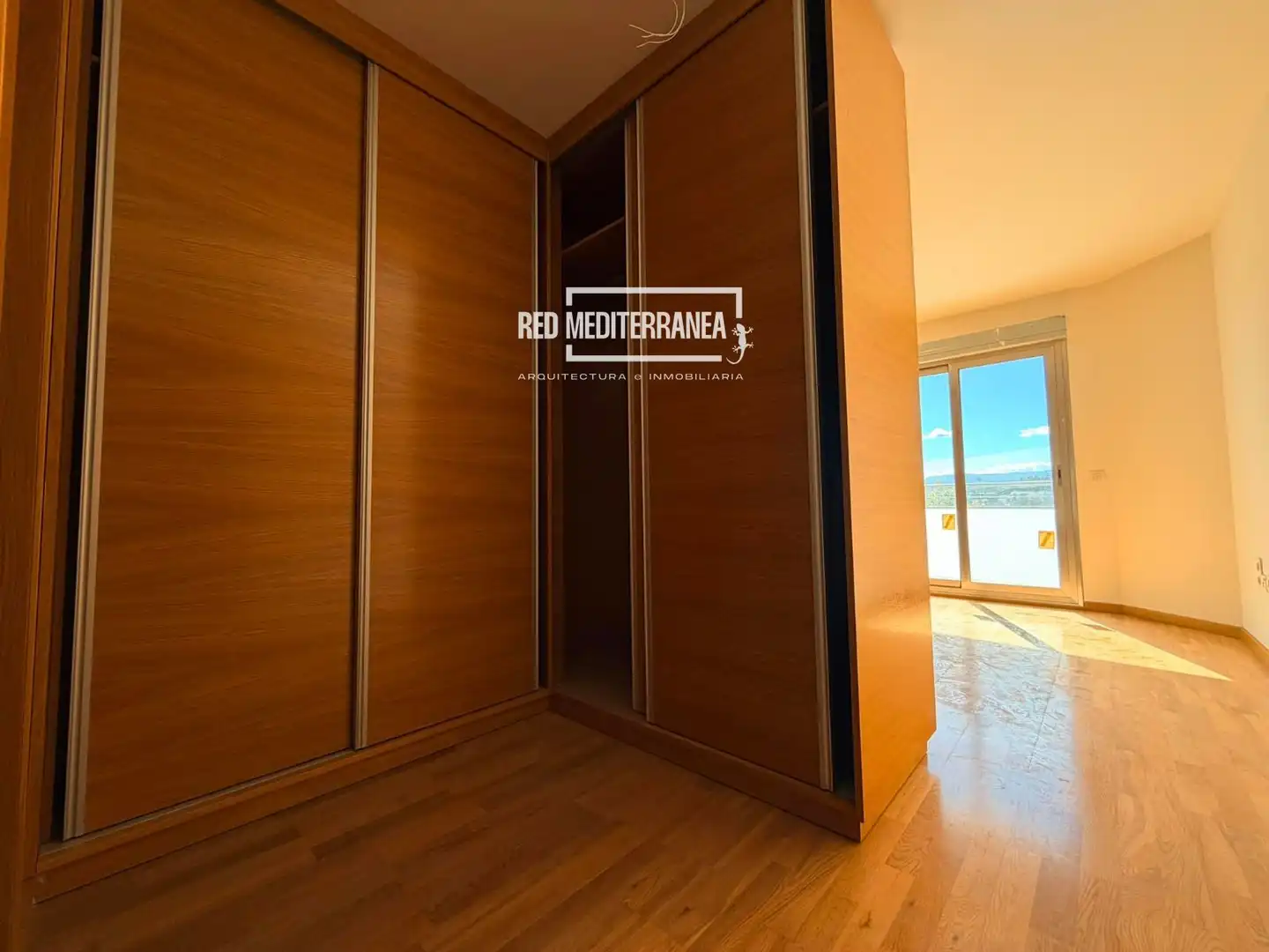 Flat with pool for sale in Germanías