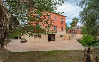 Vista exterior de Casa o xalet en venda en Riba-roja de Túria amb Aire condicionat, Terrassa i Piscina