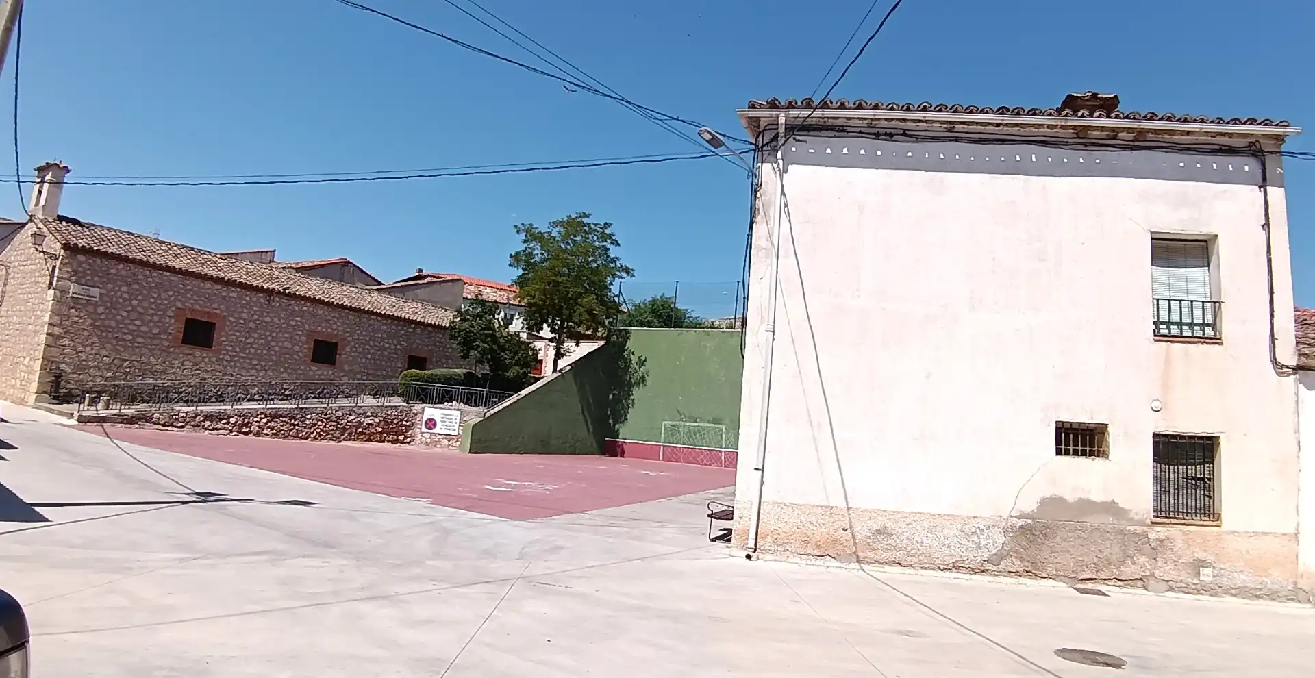 Vista exterior de Casa o xalet en venda en Valdearenas amb Balcó