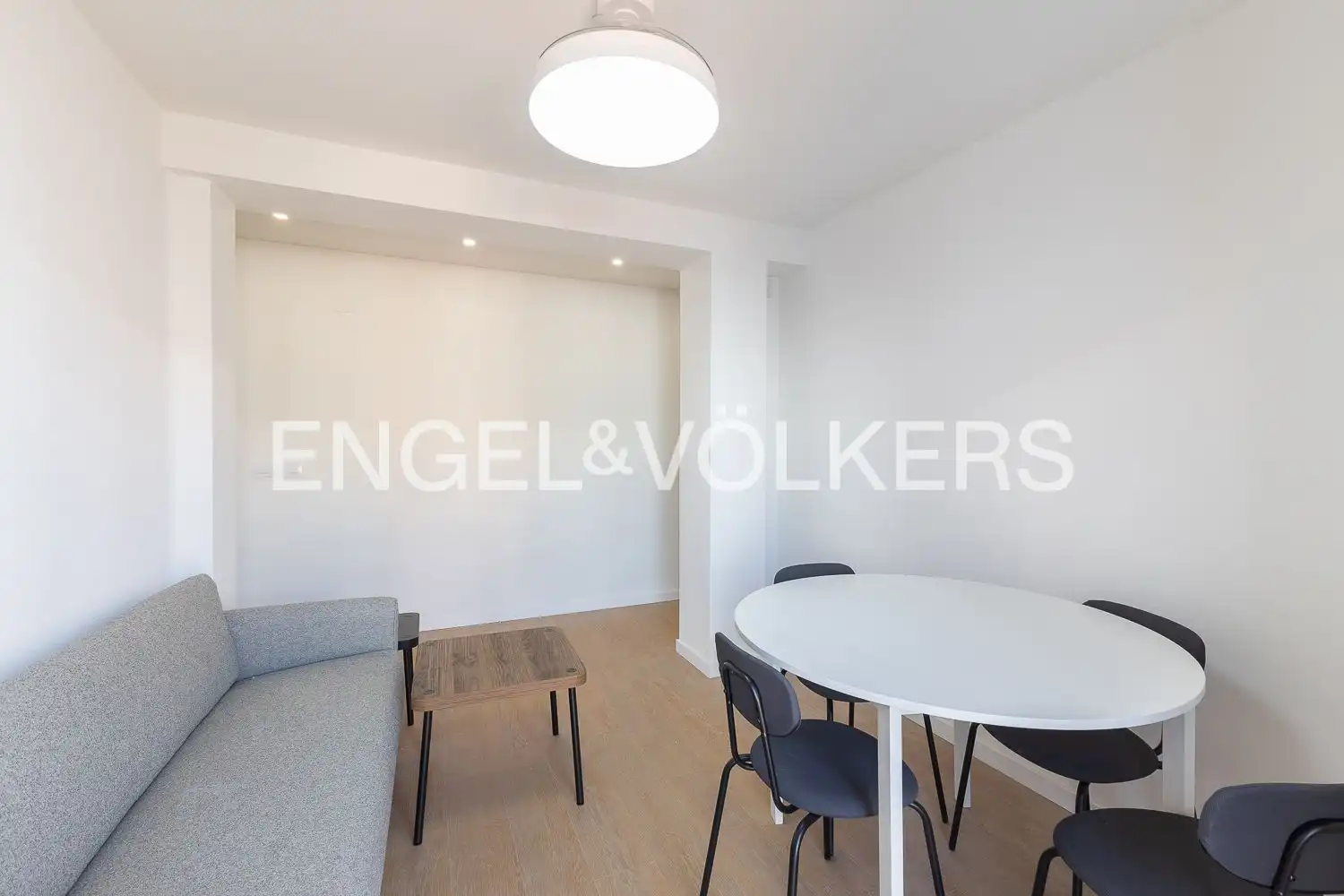 Sala d'estar de Pis de lloguer en Valencia amb Calefacció, Moblat i Balcó