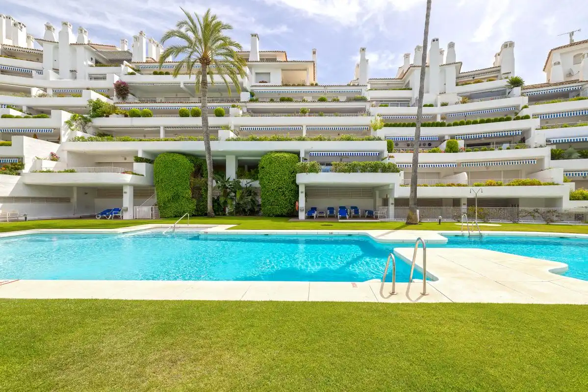 Vista exterior de Dúplex en venda en Marbella amb Aire condicionat, Calefacció i Terrassa