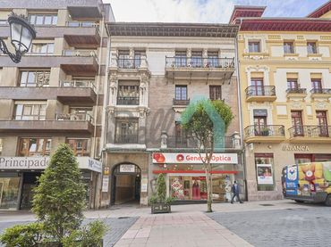 Otros con ascensor en venta en Calle Principado