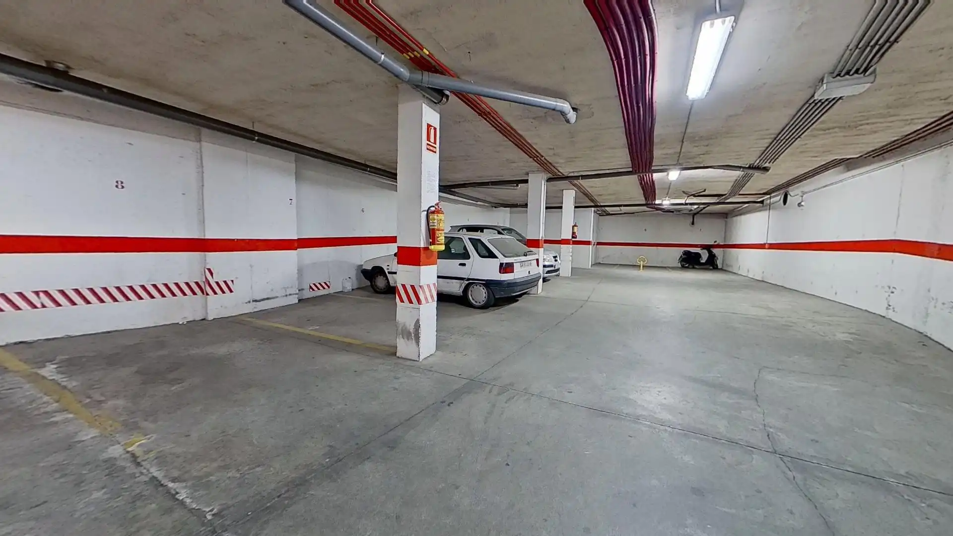 Parkplatz von Wohnung zur Miete in Granada mit Klimaanlage, Heizung und Möbliert