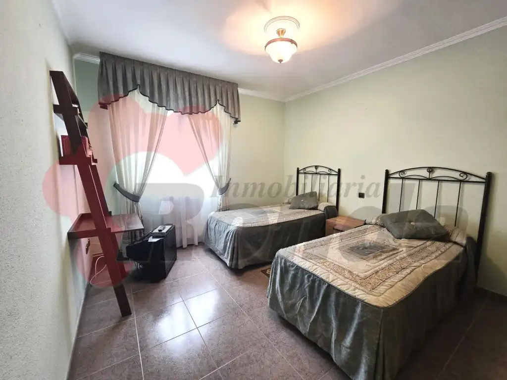 Habitación de Casa o chalet en venta en O Corgo   con Amueblado