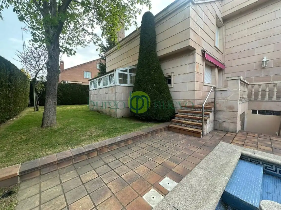 Vista exterior de Casa o chalet en venta en Las Eras de Renueva