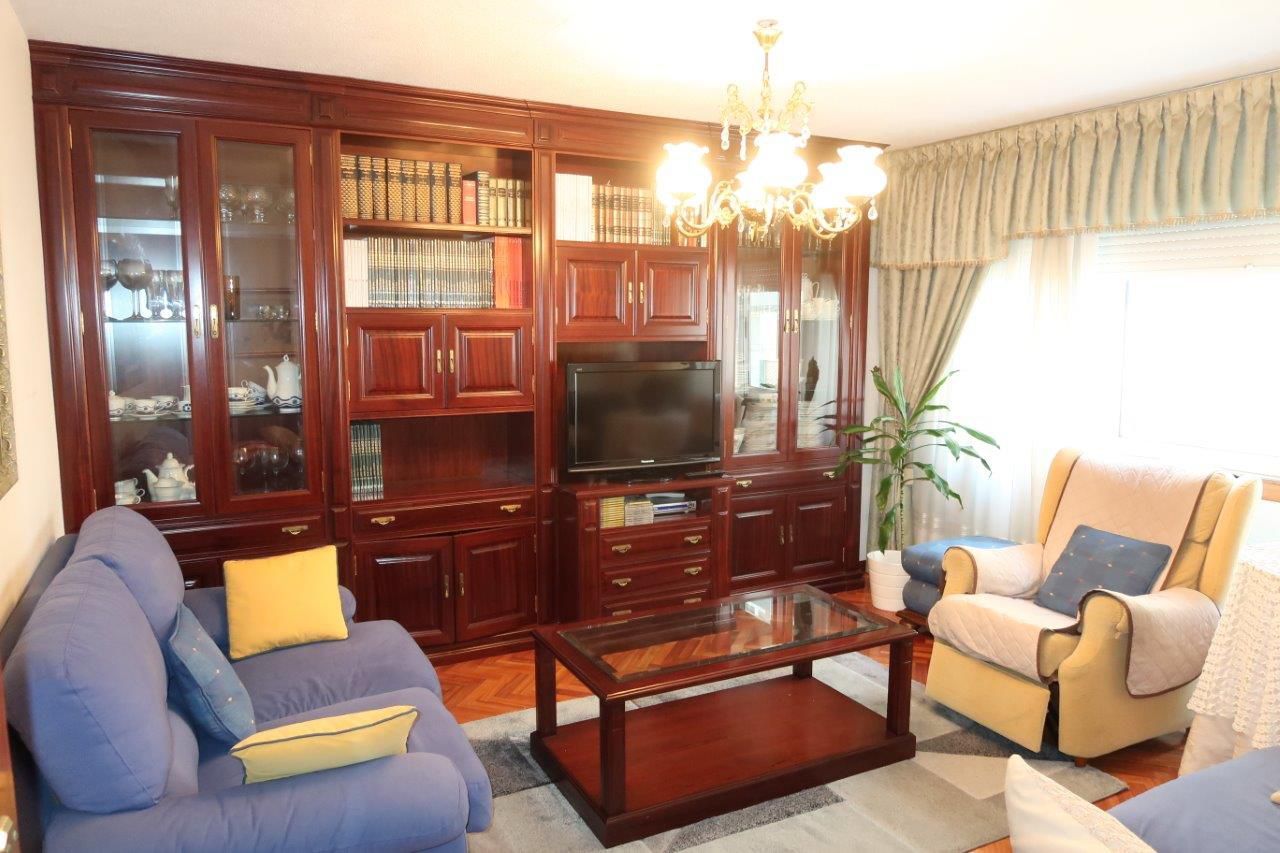 Sala de estar de Piso en venta en A Coruña Capital  con Calefacción, Parquet y Terraza