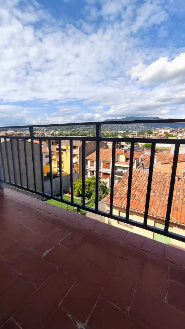 Terrasse von Wohnung zum Verkauf in Torelló mit Heizung, Abstellraum und Balkon