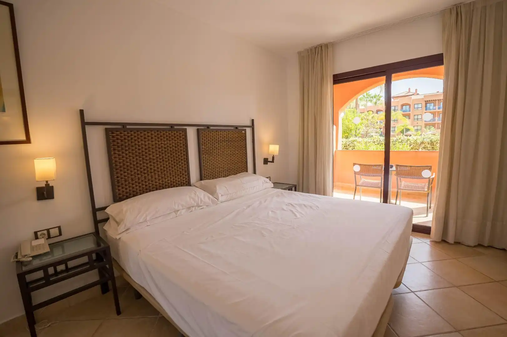 Bedroom of Flat for sale in Benahavís  with Air Conditioner, Heating and Private garden