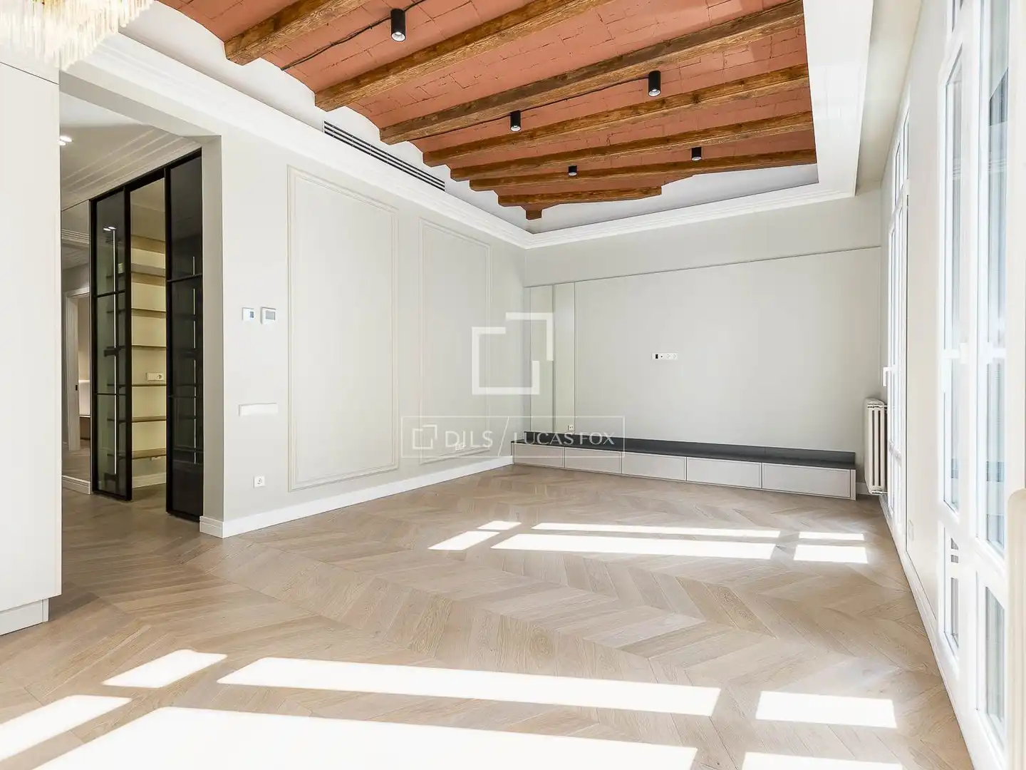 Sala d'estar de Pis en venda en Barcelona amb Aire condicionat, Calefacció i Parquet