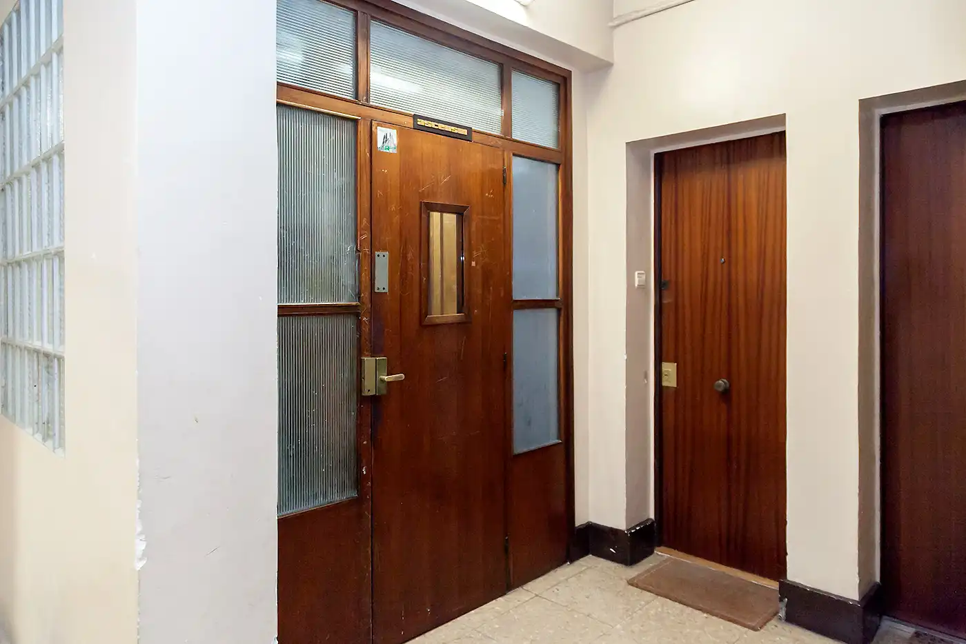 Wohnung zum Verkauf in Barcelona mit Klimaanlage, Heizung und Terrasse