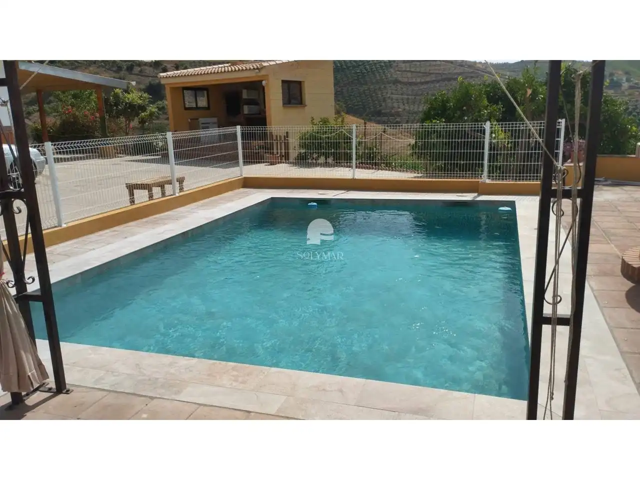 Piscina de Finca rústica de alquiler en Vélez-Málaga con Aire acondicionado, Jardín privado y Terraza