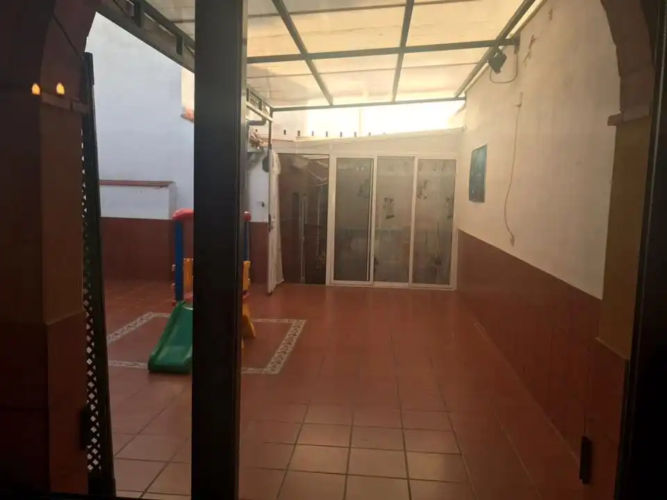 Casa con jardín en venta en Llerena, imagen 2