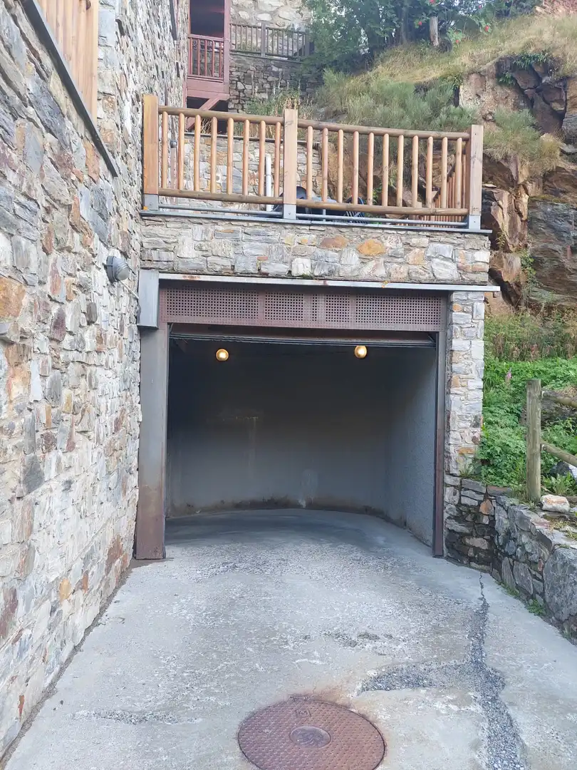 Aparcament de Apartament en venda en Canillo amb Calefacció, Parquet i Traster