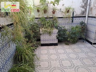 House with balcony for sale in Alamo