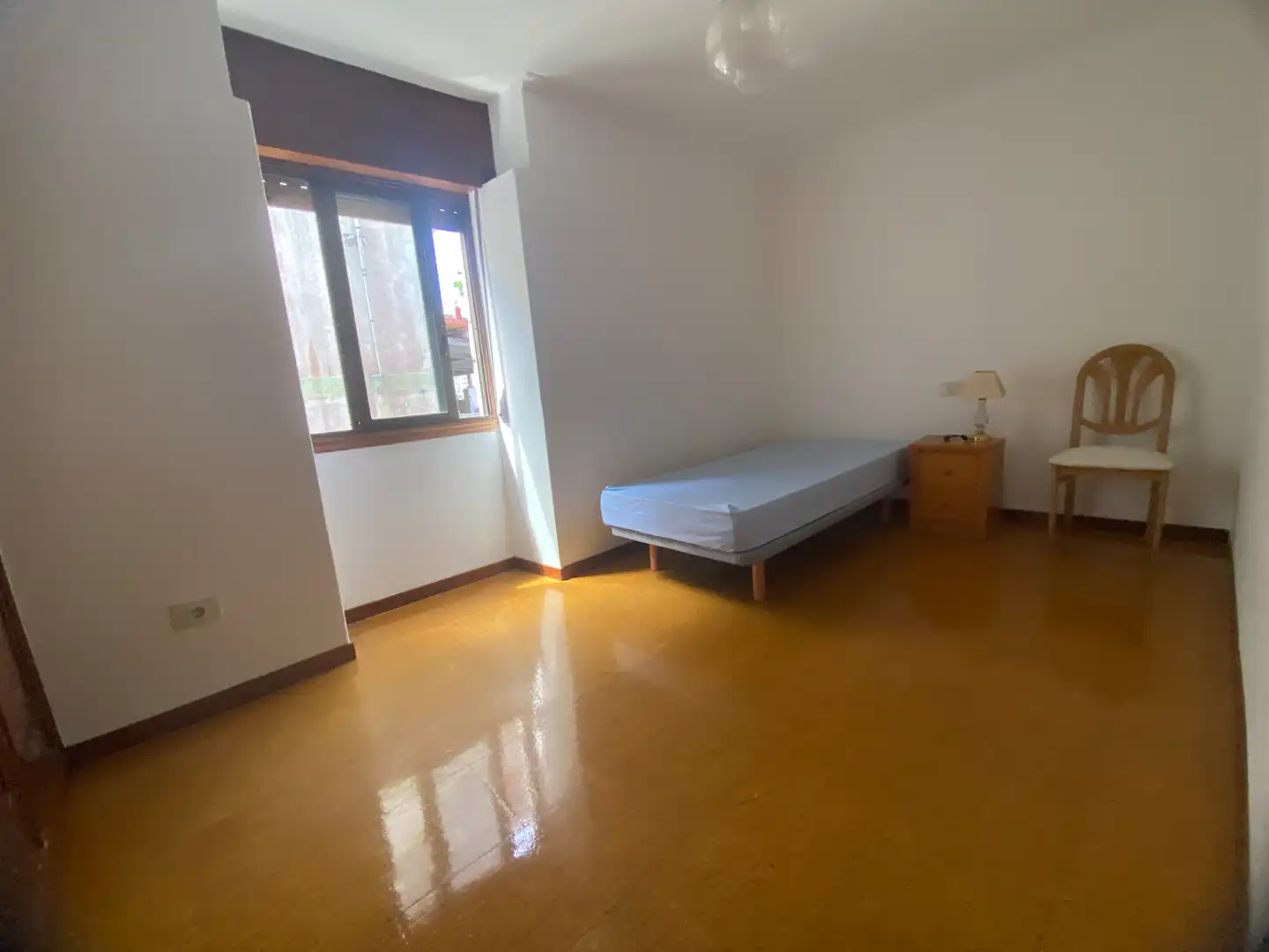 Habitación de Casa adosada en venta en Vigo  con Parquet