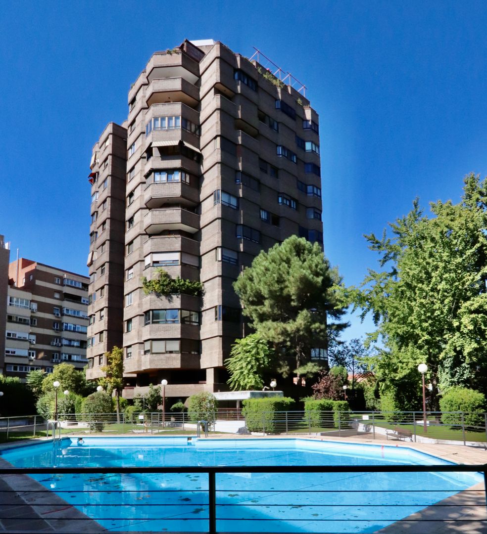 Exterior view of Flat for sale in  Madrid Capital  with Air Conditioner, Heating and Private garden