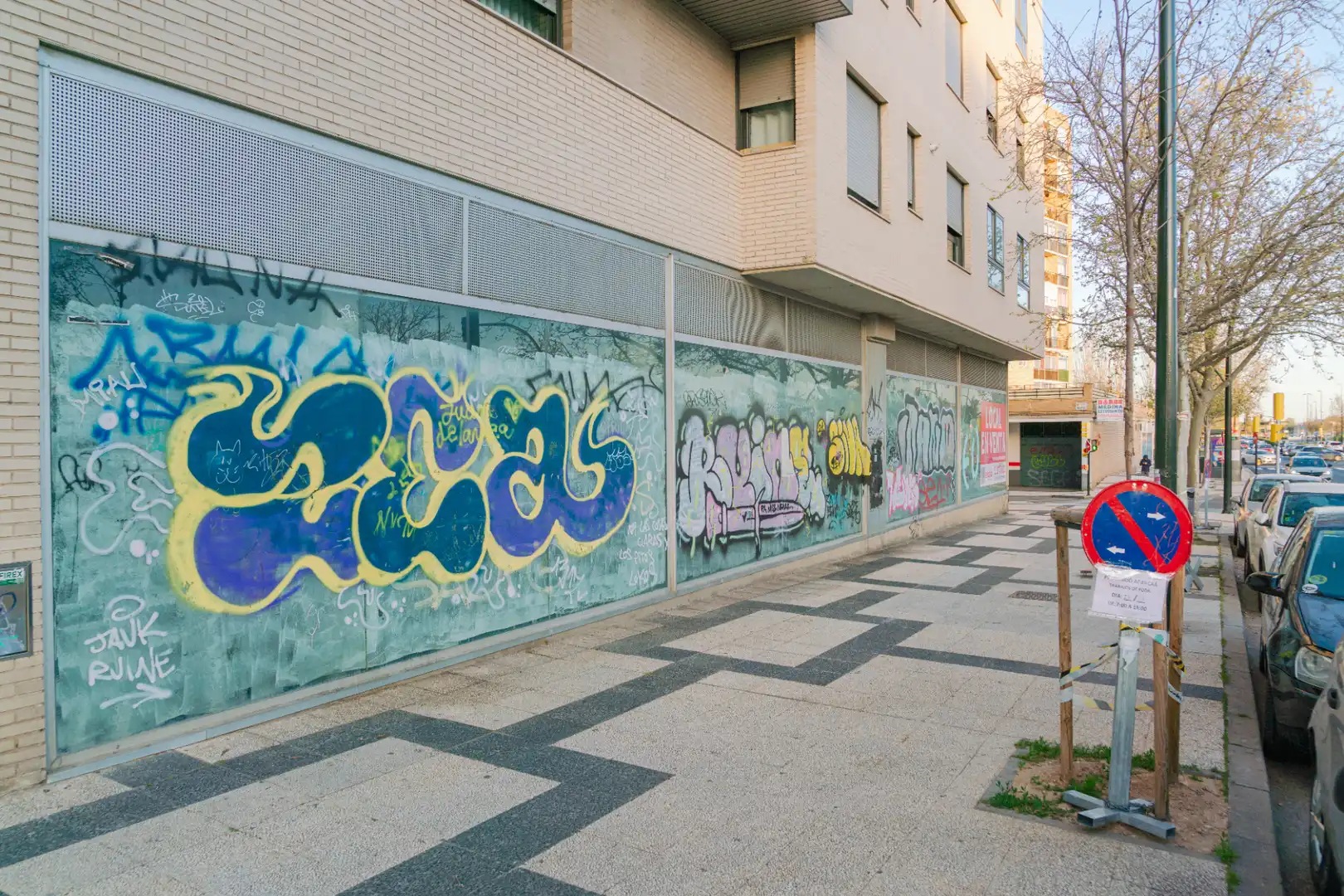 Vista exterior de Local en venta en  Zaragoza Capital