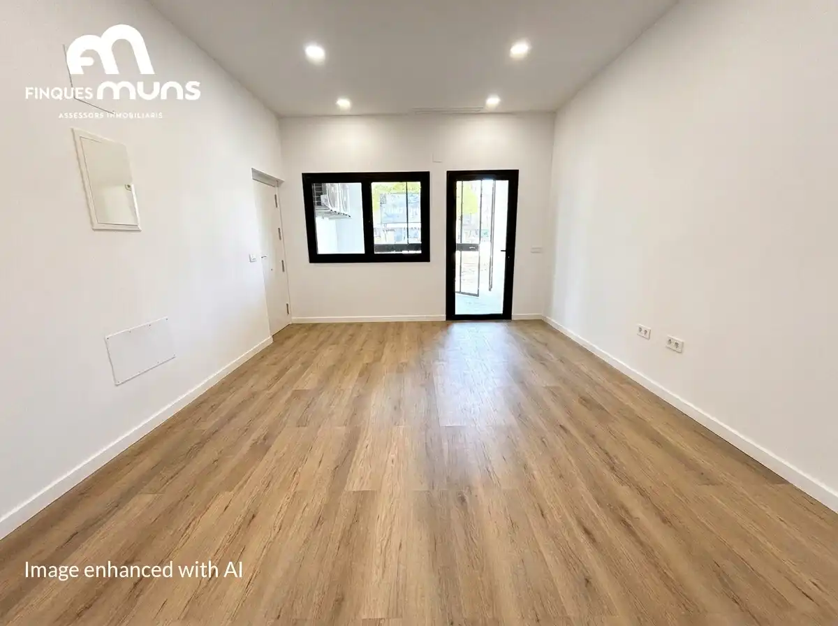 Living room of Flat for sale in Girona Capital  with Air Conditioner, Heating and Parquet flooring