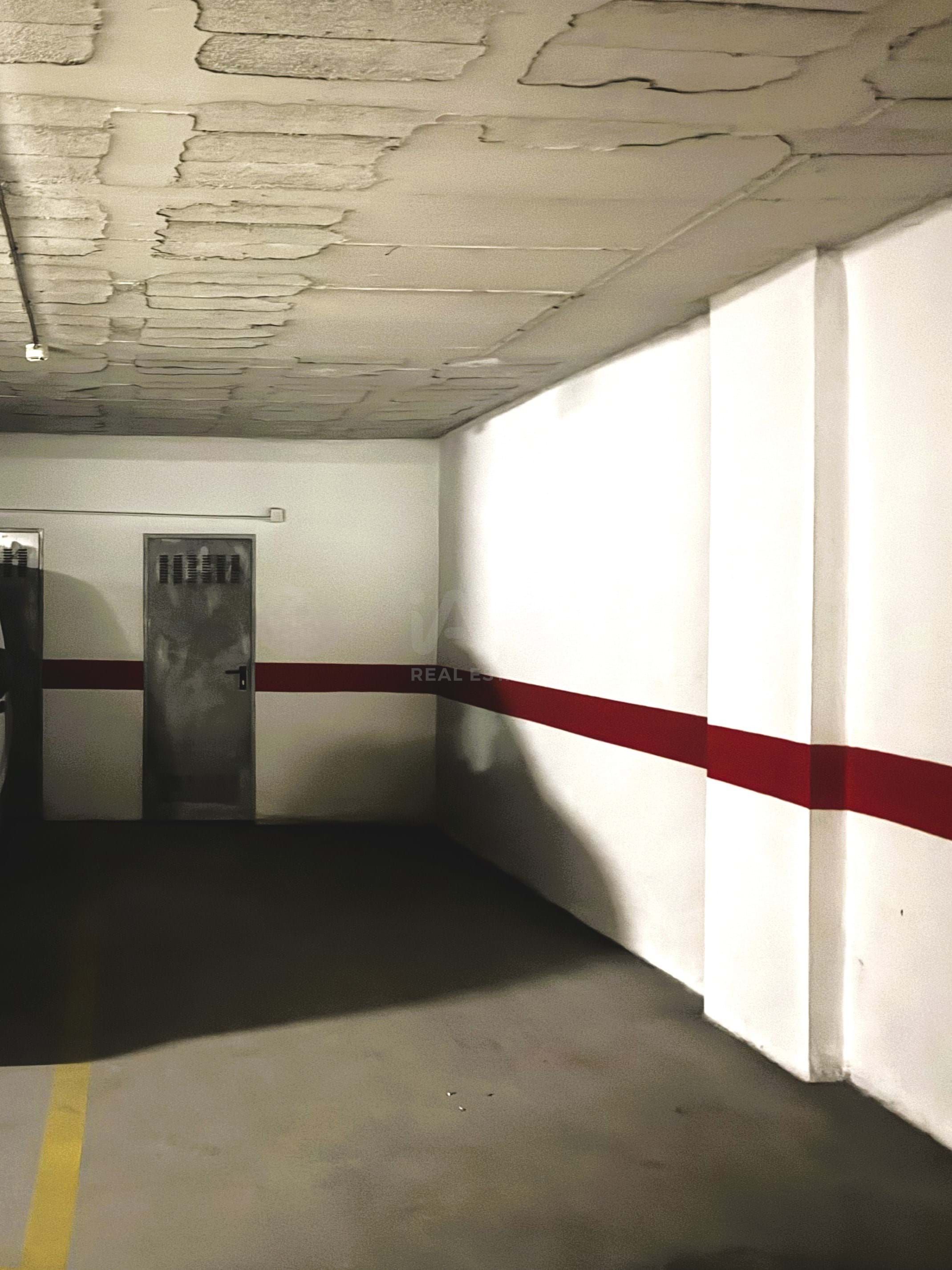 Garaje en venta en Estepona