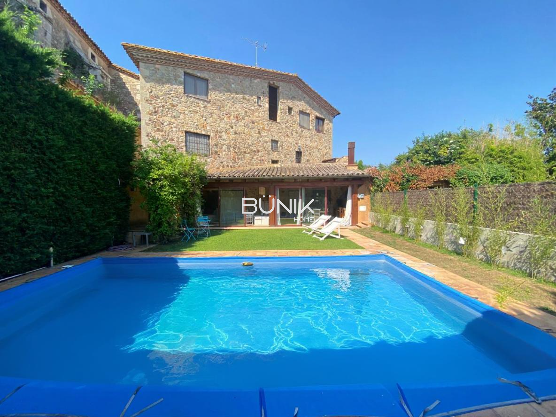 Piscina de Casa o chalet en venta en Torrent (Girona) con Aire acondicionado, Terraza y Trastero