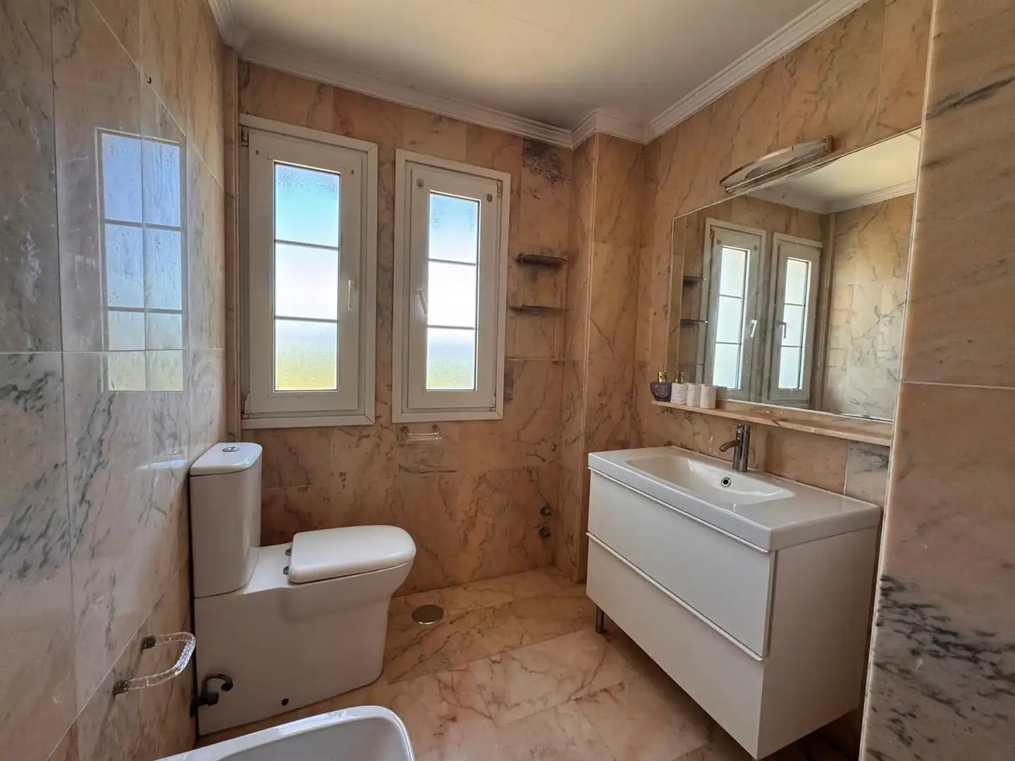 Baño de Casa o chalet en venta en Estepona con Aire acondicionado, Calefacción y Jardín privado