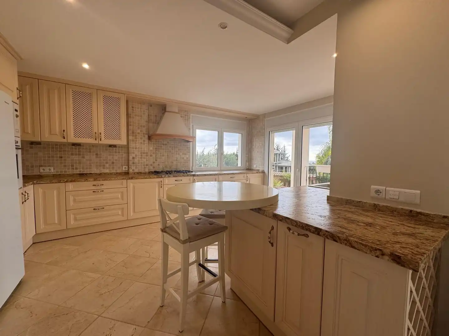 Detached house with pool for sale in Selwo, imagen 12