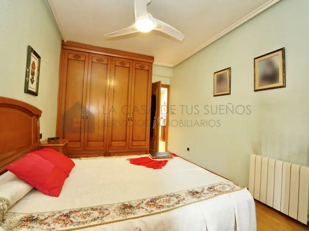 Habitación de Casa o chalet en venta en Novelda