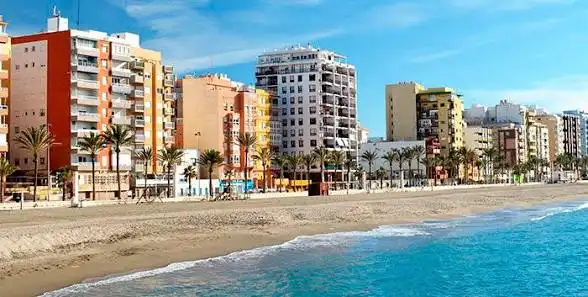 Vista exterior de Piso en venta en Almería con Aire acondicionado, Calefacción y Parquet