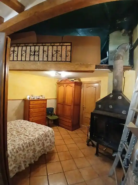 Schlafzimmer von Geschaftsraum zum Verkauf in Alberite mit Möbliert