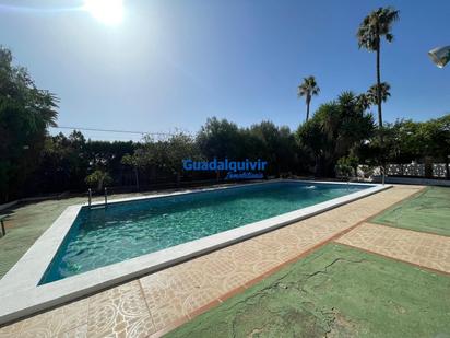 Piscina de Casa o xalet en venda en Alcalá de Guadaira amb Jardí privat, Traster i Piscina