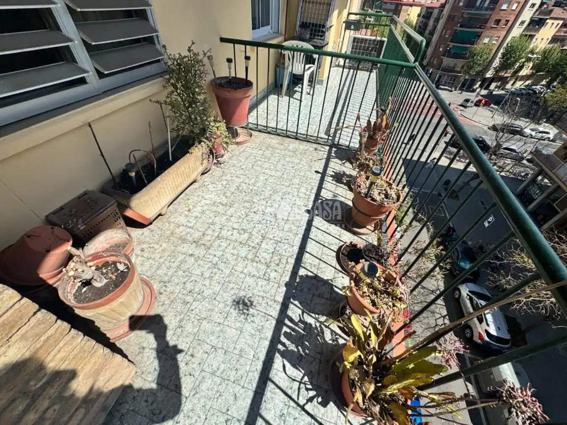 Terrassa de Pis en venda en Barcelona amb Balcó