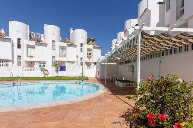 Casa adosada en Venta en Avenida Salobreña, 1 en Almuñecar Centro