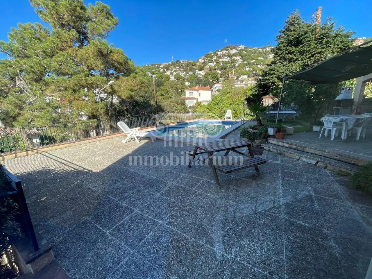Vista exterior de Casa o xalet en venda en Lloret de Mar amb Calefacció, Jardí privat i Terrassa