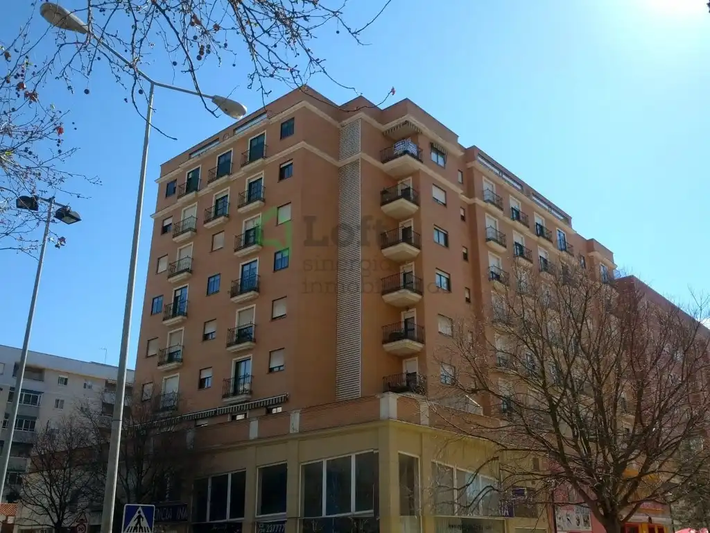 Vista exterior de Apartament de lloguer en Badajoz amb Calefacció, Forn i Rentadora