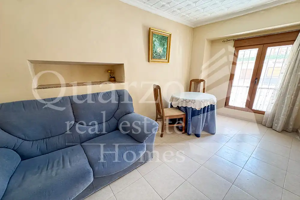 Sala d'estar de Casa o xalet en venda en Ayora amb Calefacció, Terrassa i Traster