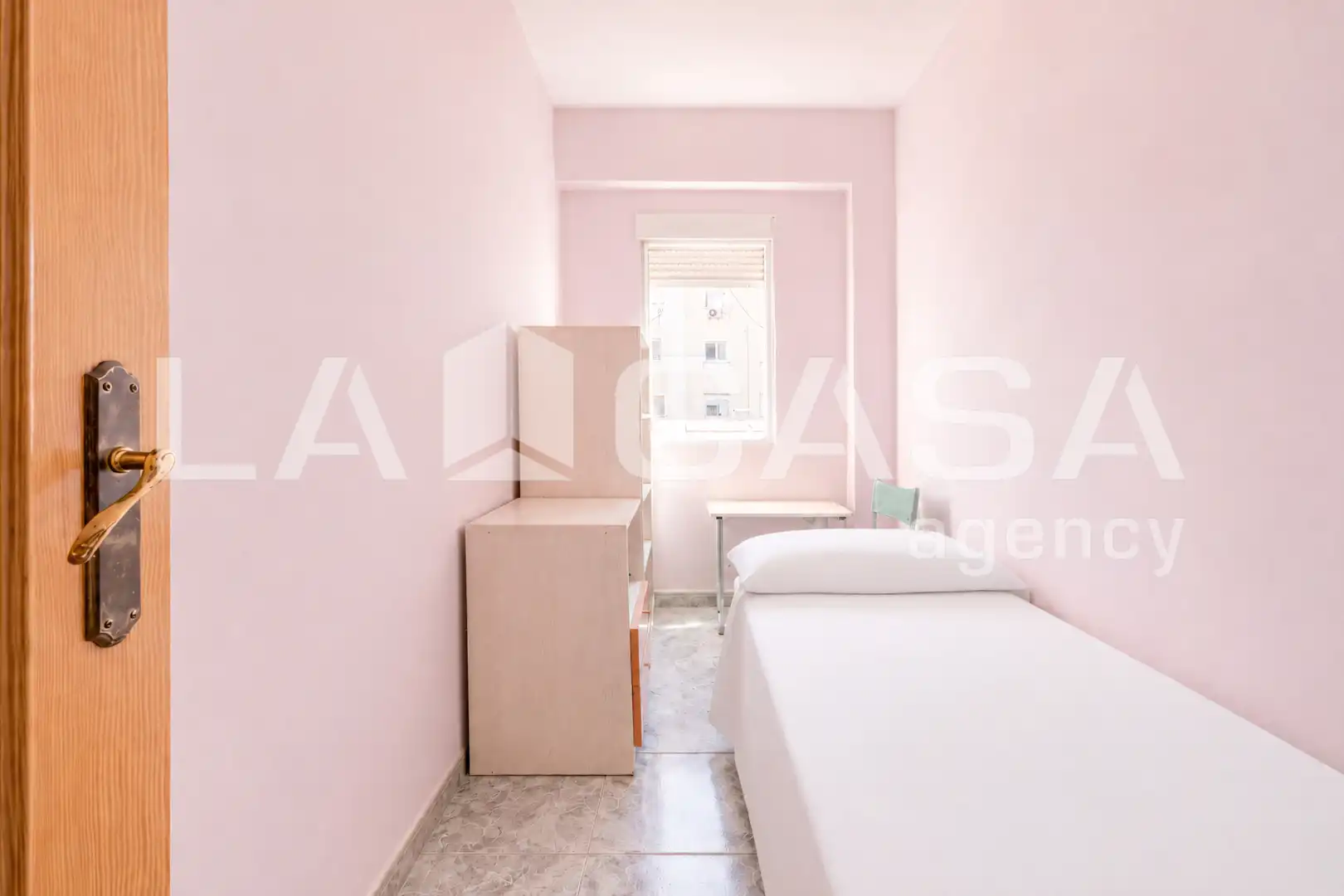 Schlafzimmer von Wohnung zum Verkauf in Valencia mit Möbliert