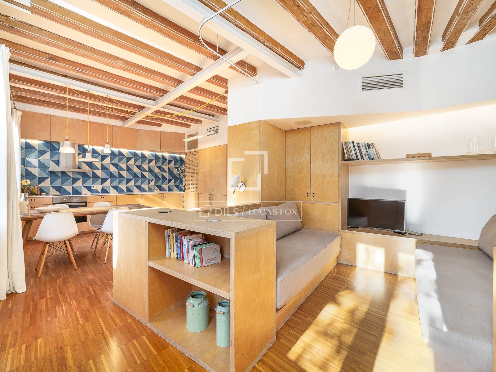 Living room of Flat for sale in  Barcelona Capital  with Air Conditioner, Heating and Furnished