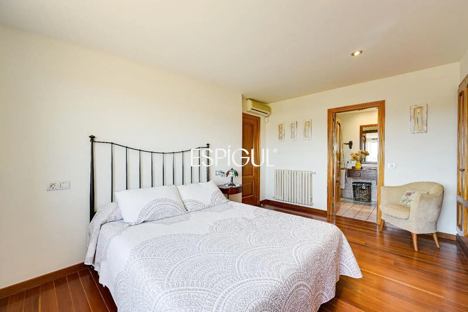 Habitación de Casa o chalet en venta en Mont-ras con Aire acondicionado, Calefacción y Parquet