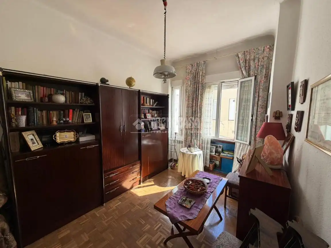 Habitación de Piso en venta en Madrid con Calefacción y Terraza