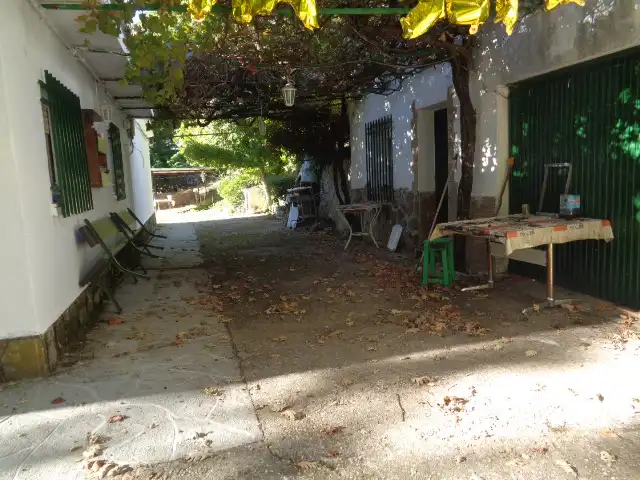 Vista exterior de Casa o chalet en venta en Navamorcuende con Aire acondicionado, Jardín privado y Trastero
