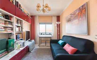 Living room of Flat for sale in Aranjuez  with Air Conditioner, Terrace and Furnished